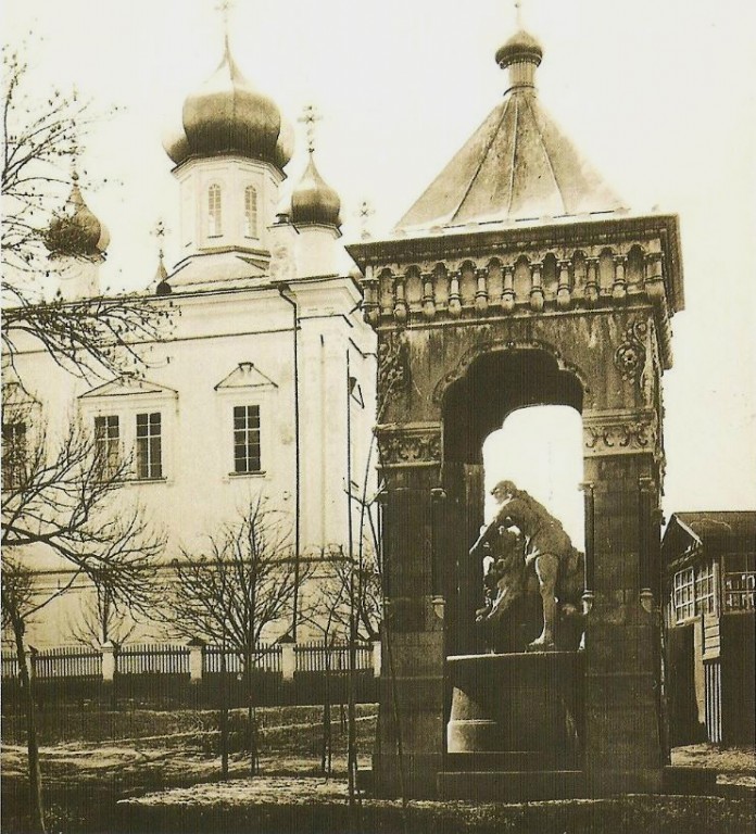 Петропавловский женский монастырь, Брянск (Брянск, город, Брянская область). архивная фотография, Фото с сайта http://bryansku.ru/2015/09/19/doma-mogilevcevyx-v-bryanske-soschitali/