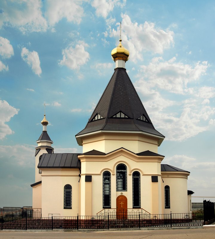 Харьков. Церковь Павла апостола на кладбище №13. фасады