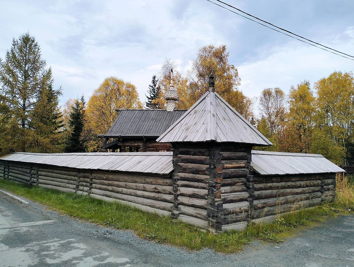 общий вид в ландшафте. Часовня Владимира равноапостольного, Салехард (Салехард, город, Ямало-Ненецкий автономный округ)