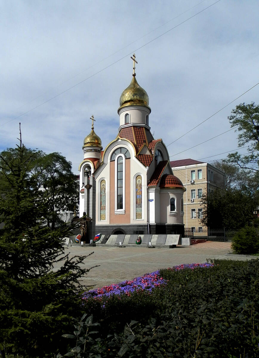 Церковь Игоря Черниговского, Владивосток (Владивосток, город, Приморский край). общий вид в ландшафте