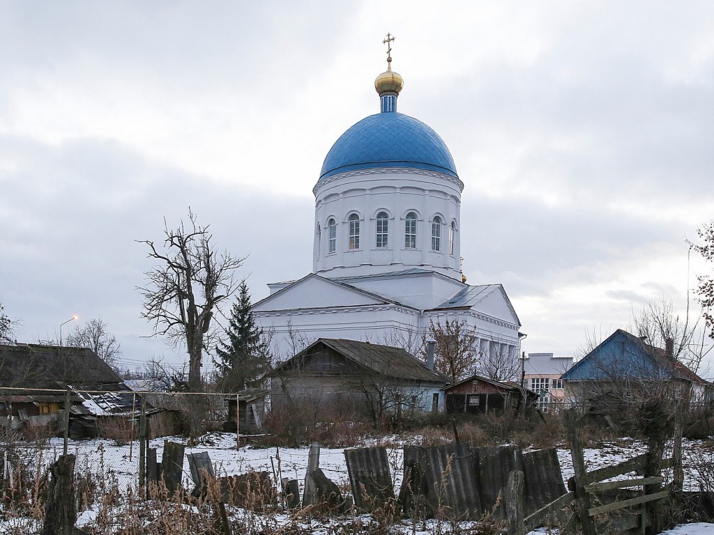 Кромы. Церковь Николая Чудотворца. общий вид в ландшафте, Вид со стороны огорода
