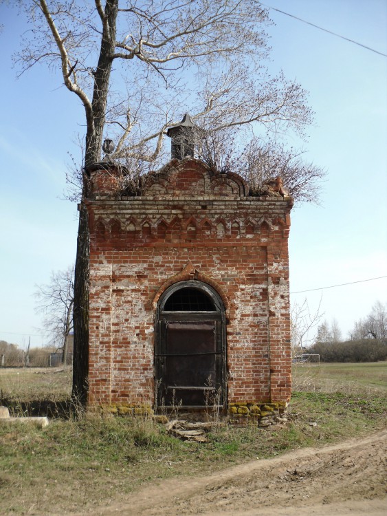 Церковь Троицы Живоначальной, Дуброво (Еловский район, Пермский край). дополнительная информация, одна из часовен общего ансамбля