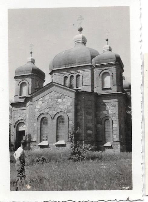 Восточный фасад. Фото августа 1941 г. с аукциона e-bay.de, архивная фотография. Церковь Троицы Живоначальной, Берзауне (Мадонский край, Латвия)