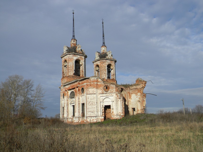 Погост. Церковь Покрова Пресвятой Богородицы. фасады