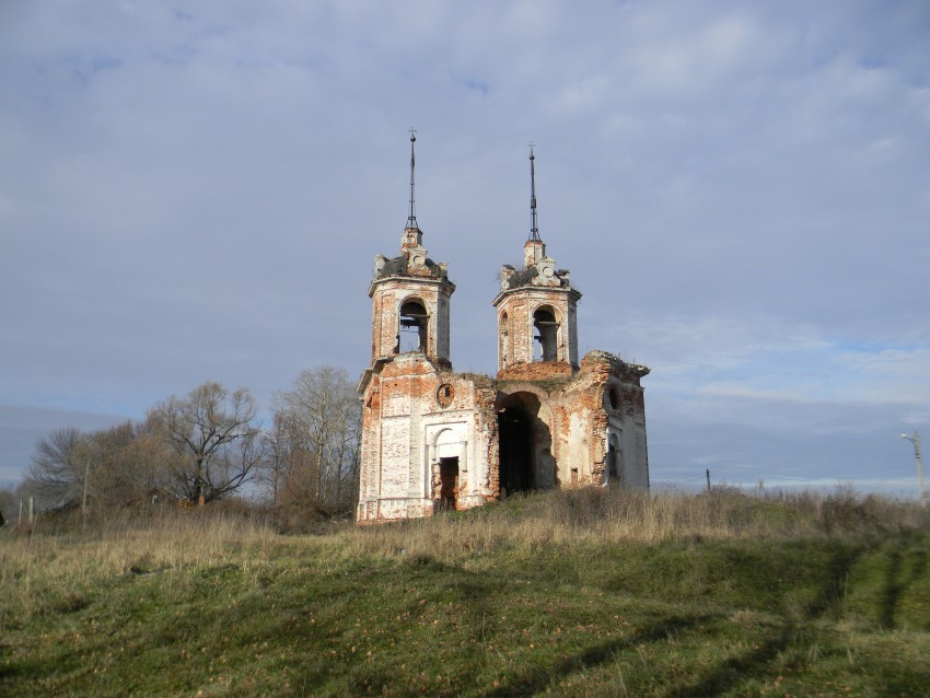 Церковь Покрова Пресвятой Богородицы, Погост (Фурмановский район, Ивановская область). общий вид в ландшафте