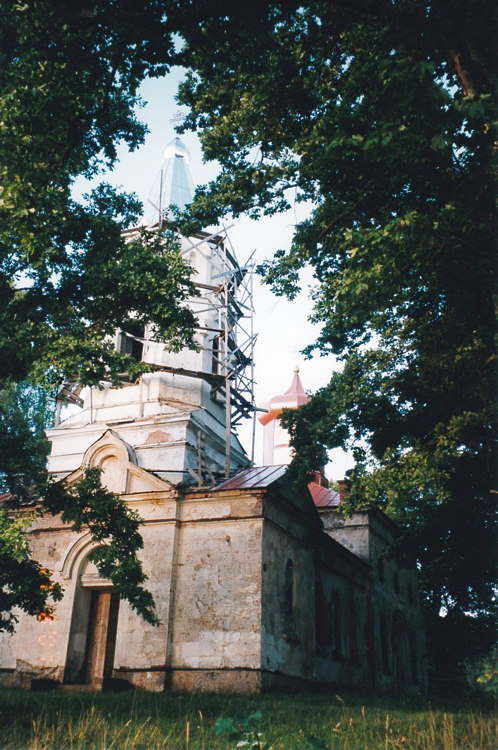 Церковь Рождества Пресвятой Богородицы, Карздаба (Мадонский край, Латвия). фасады