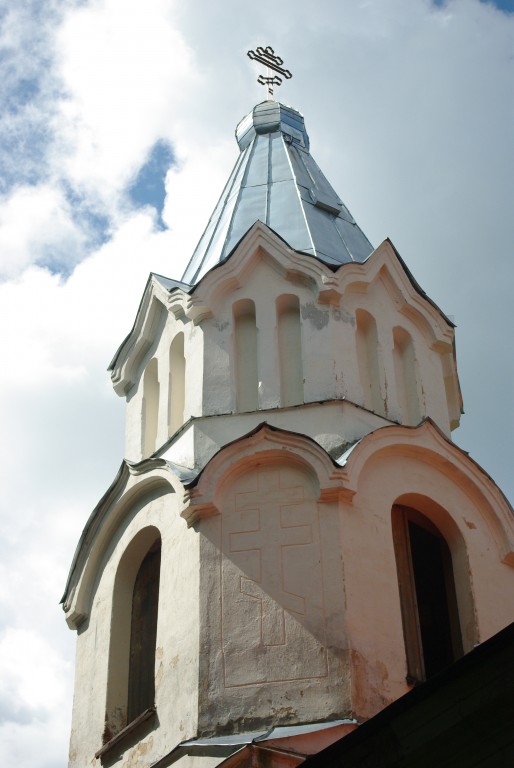 Церковь Рождества Пресвятой Богородицы, Карздаба (Мадонский край, Латвия). архитектурные детали, Колокольня.