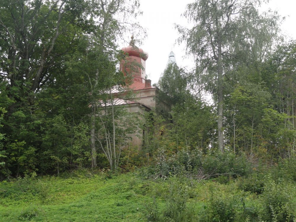 Церковь Рождества Пресвятой Богородицы, Карздаба (Мадонский край, Латвия). фасады