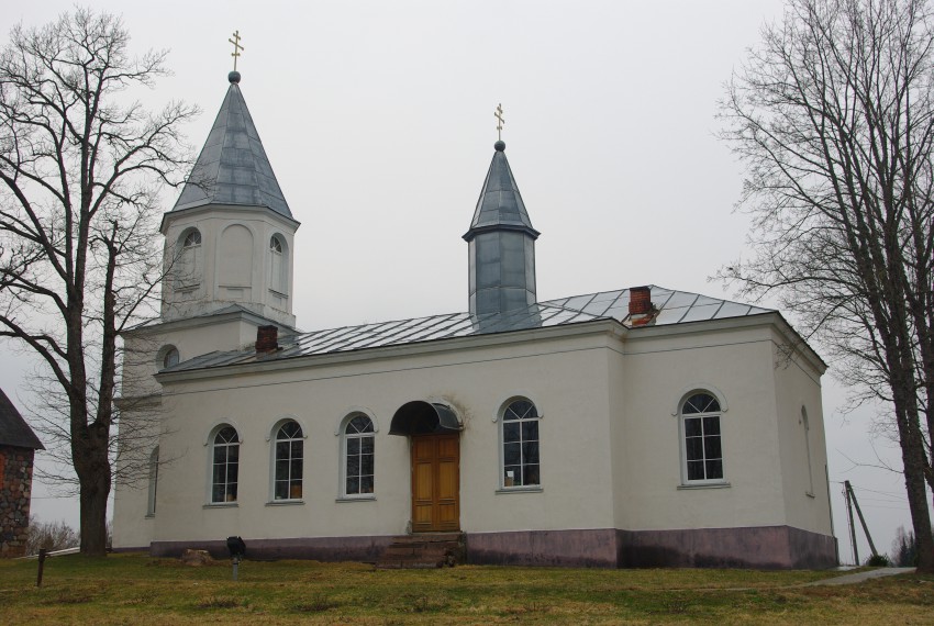 Церковь Троицы Живоначальной, Лаздона (Мадонский край, Латвия). общий вид в ландшафте