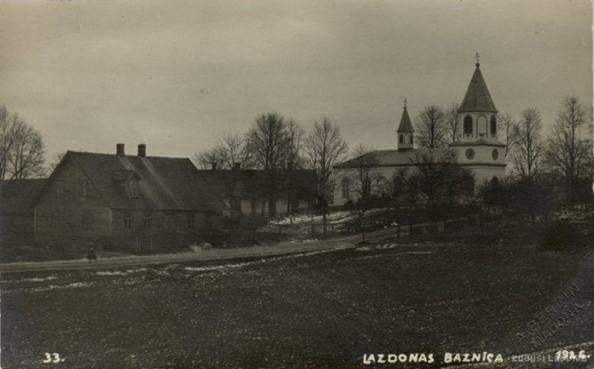 Церковь Троицы Живоначальной, Лаздона (Мадонский край, Латвия). архивная фотография, Фото с сайта http://www.zudusilatvija.lv/