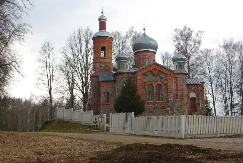 Марциена. Церковь Алексия, митрополита Московского. общий вид в ландшафте