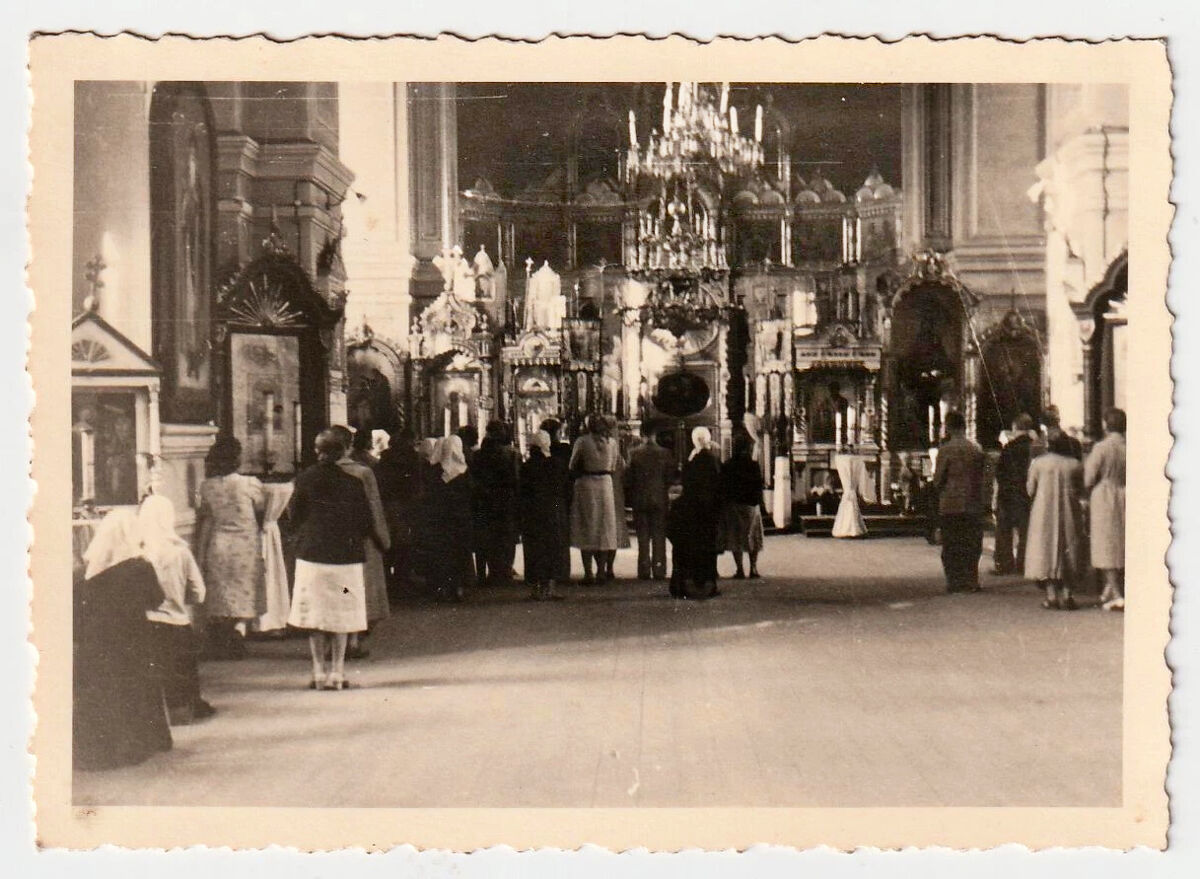 Церковь Николая Чудотворца, Брест (Брест, город, Беларусь, Брестская область). архивная фотография, Центральный иконостас. Фото с аукциона e-bay.de.