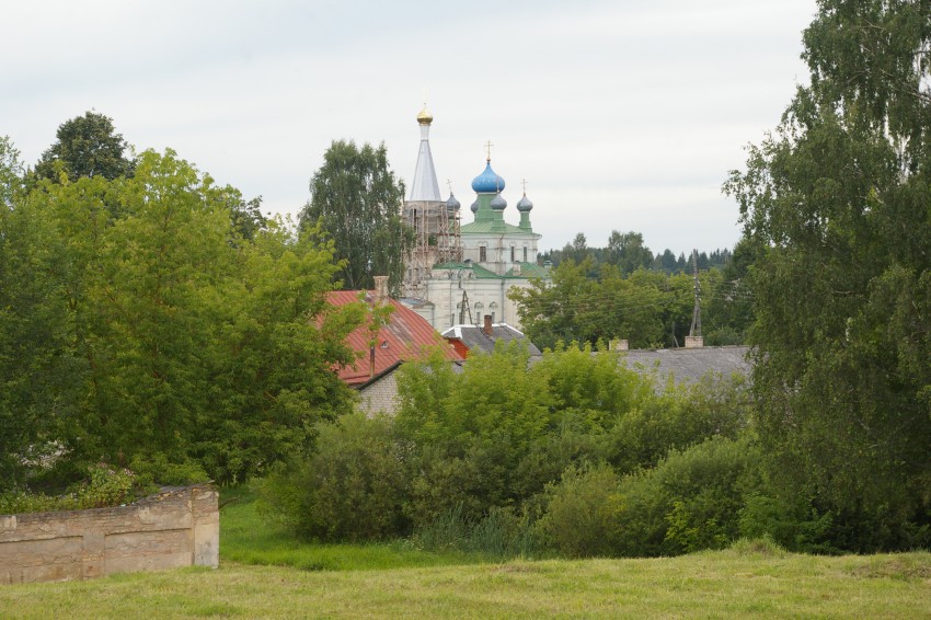 Церковь Воскресения Христова, Вецслабада (Лудзенский край, Латвия). общий вид в ландшафте
