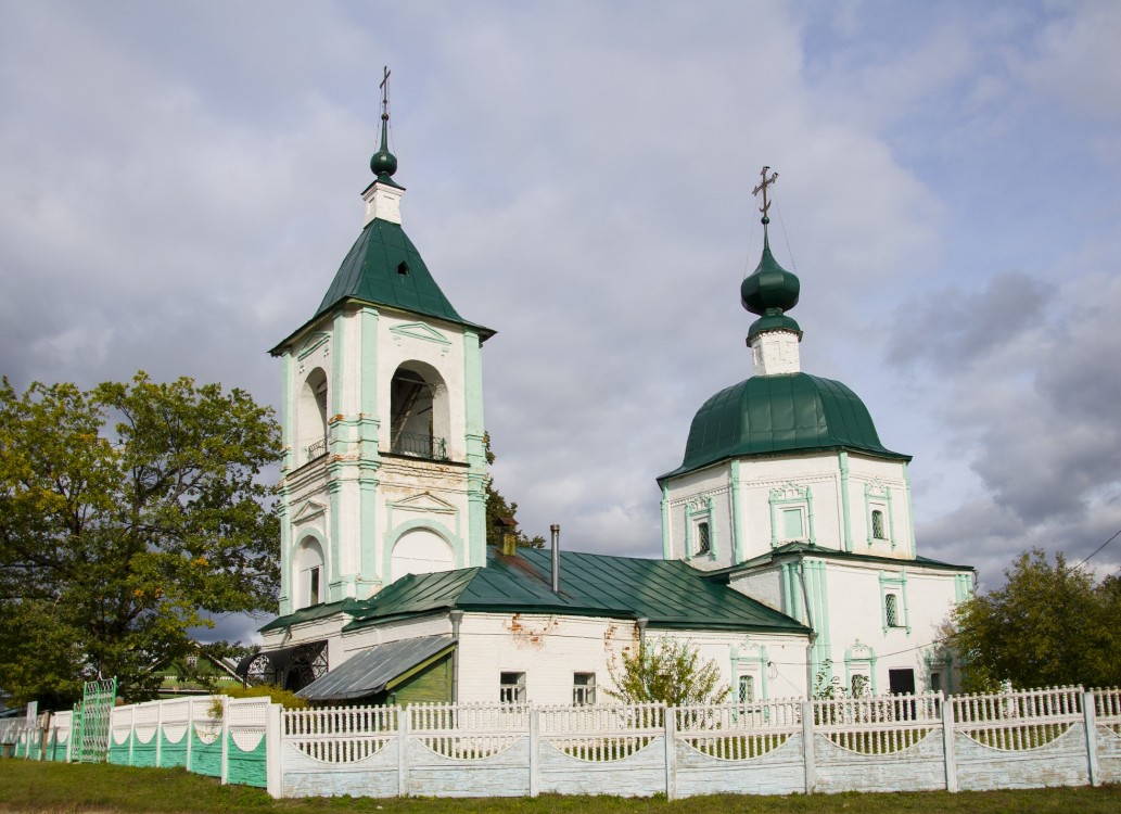 Дедово. Церковь Спаса Нерукотворного Образа. общий вид в ландшафте, Спаса Нерукотворного Образа 