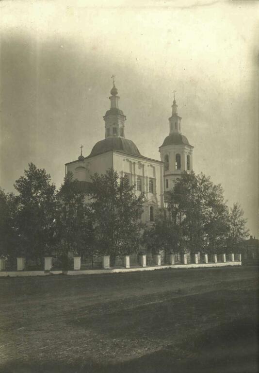 Кафедральный собор Спаса Нерукотворного Образа, Тара (Тарский район, Омская область). архивная фотография, Фото из альбома Иннокентия Николаевича Шухова (архивный фонд А.Ф. Палашенкова). Автор: И.Н. Шухов. Источник: Исторический архив Омской области