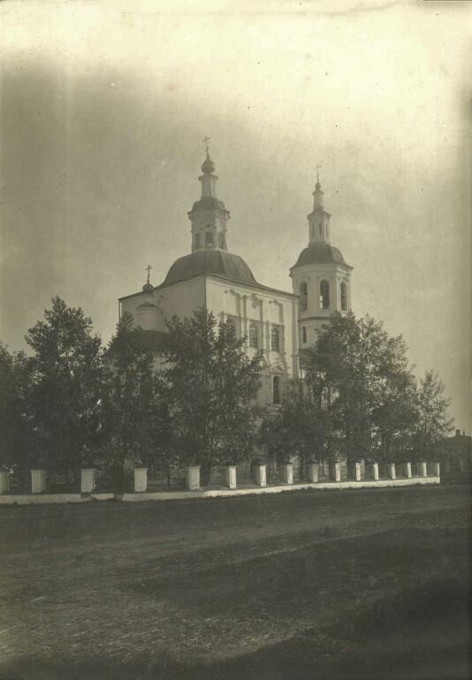 Тара. Кафедральный собор Спаса Нерукотворного Образа. архивная фотография, Фото из альбома Иннокентия Николаевича Шухова (архивный фонд А.Ф. Палашенкова). Автор: И.Н. Шухов. Источник: Исторический архив Омской области