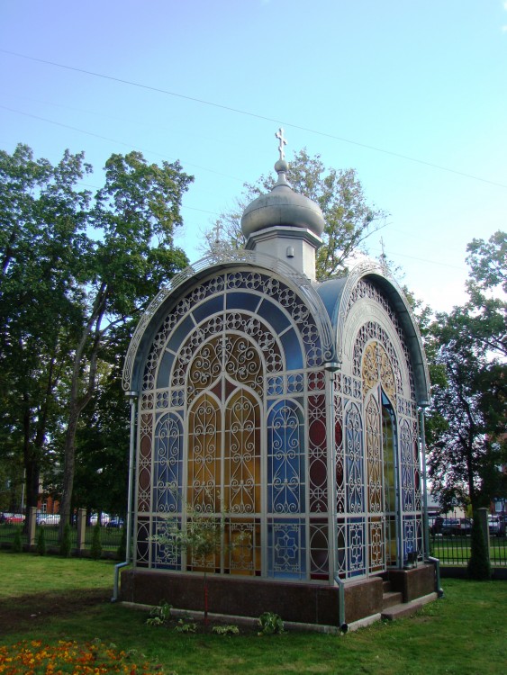 Резекне. Кафедральный собор Рождества Пресвятой Богородицы. фасады, Часовня на территории с правой стороны от собора