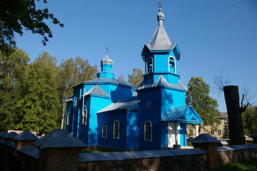 Церковь Покрова Пресвятой Богородицы, Пудиново (Лудзенский край, Латвия). общий вид в ландшафте