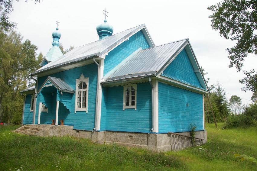 Яунслобода. Церковь Покрова Пресвятой Богородицы. фасады