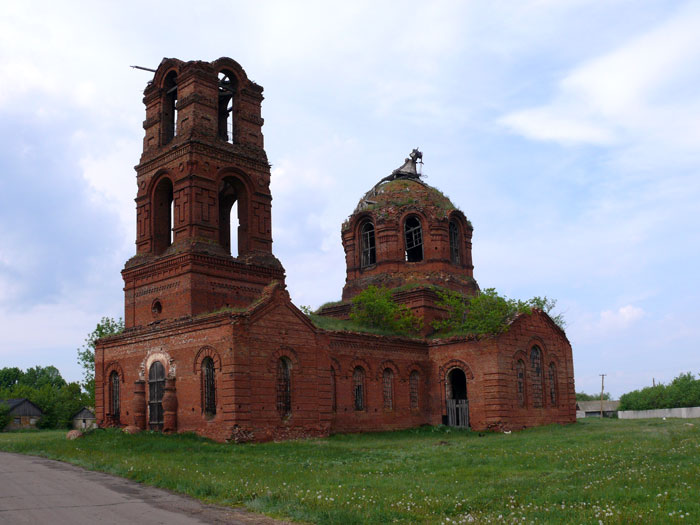 Пилипы. Церковь Казанской иконы Божией Матери. общий вид в ландшафте