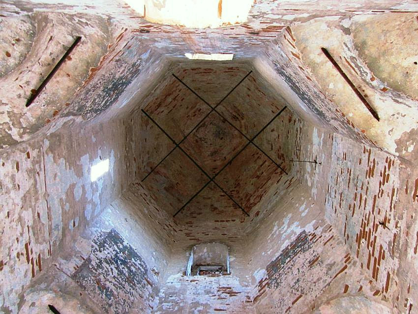 Церковь Покрова Пресвятой Богородицы, Огарево (Дзержинский район, Калужская область). интерьер и убранство, свод и тромпы восьмерика основного объема