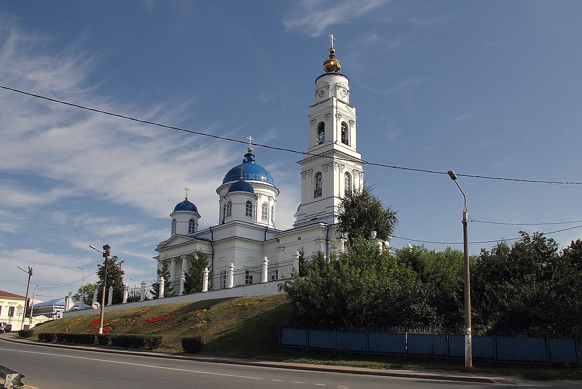 общий вид в ландшафте. Кафедральный собор Николая Чудотворца, Чистополь (Чистопольский район, Республика Татарстан)