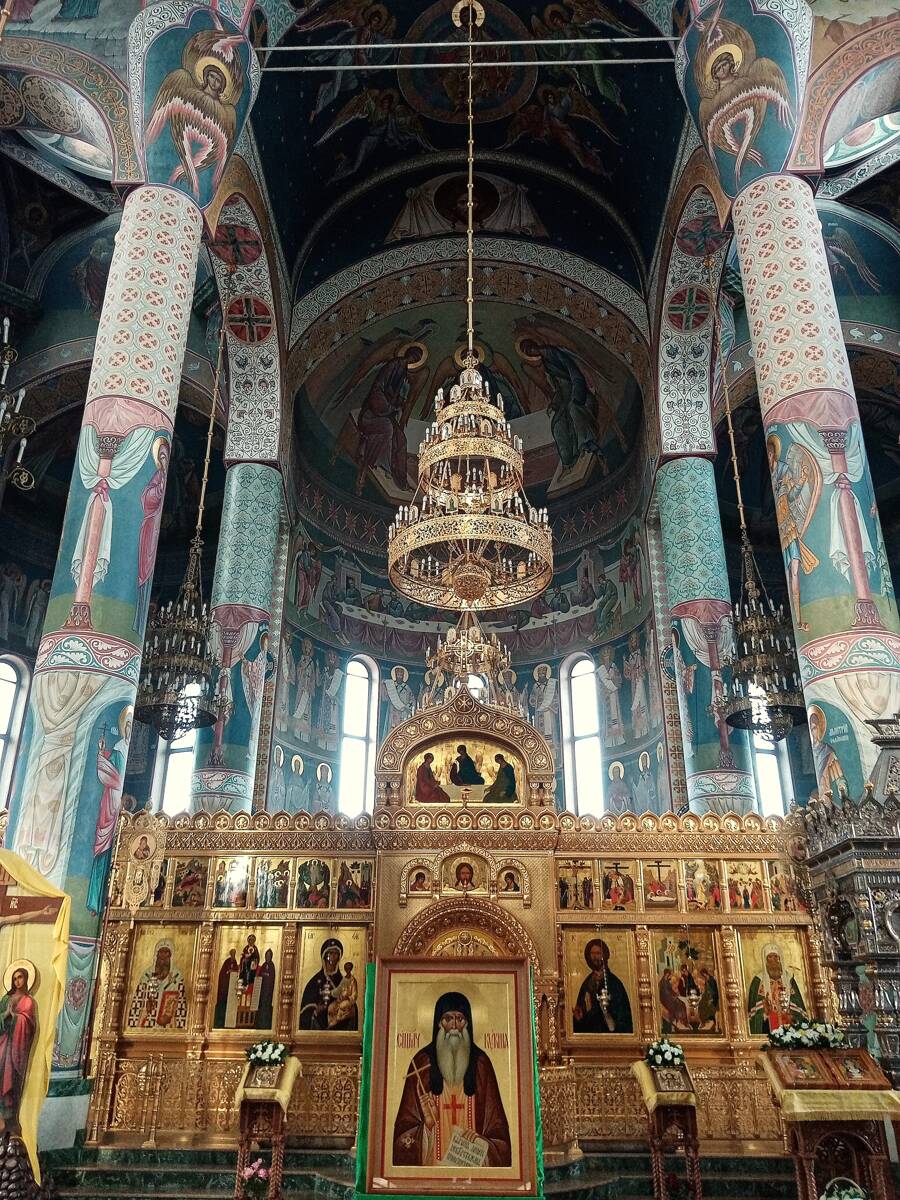 Троицы Живоначальной, кафедральный собор, Брянск (Брянск, город, Брянская область). интерьер и убранство, Вид на центральный иконостас