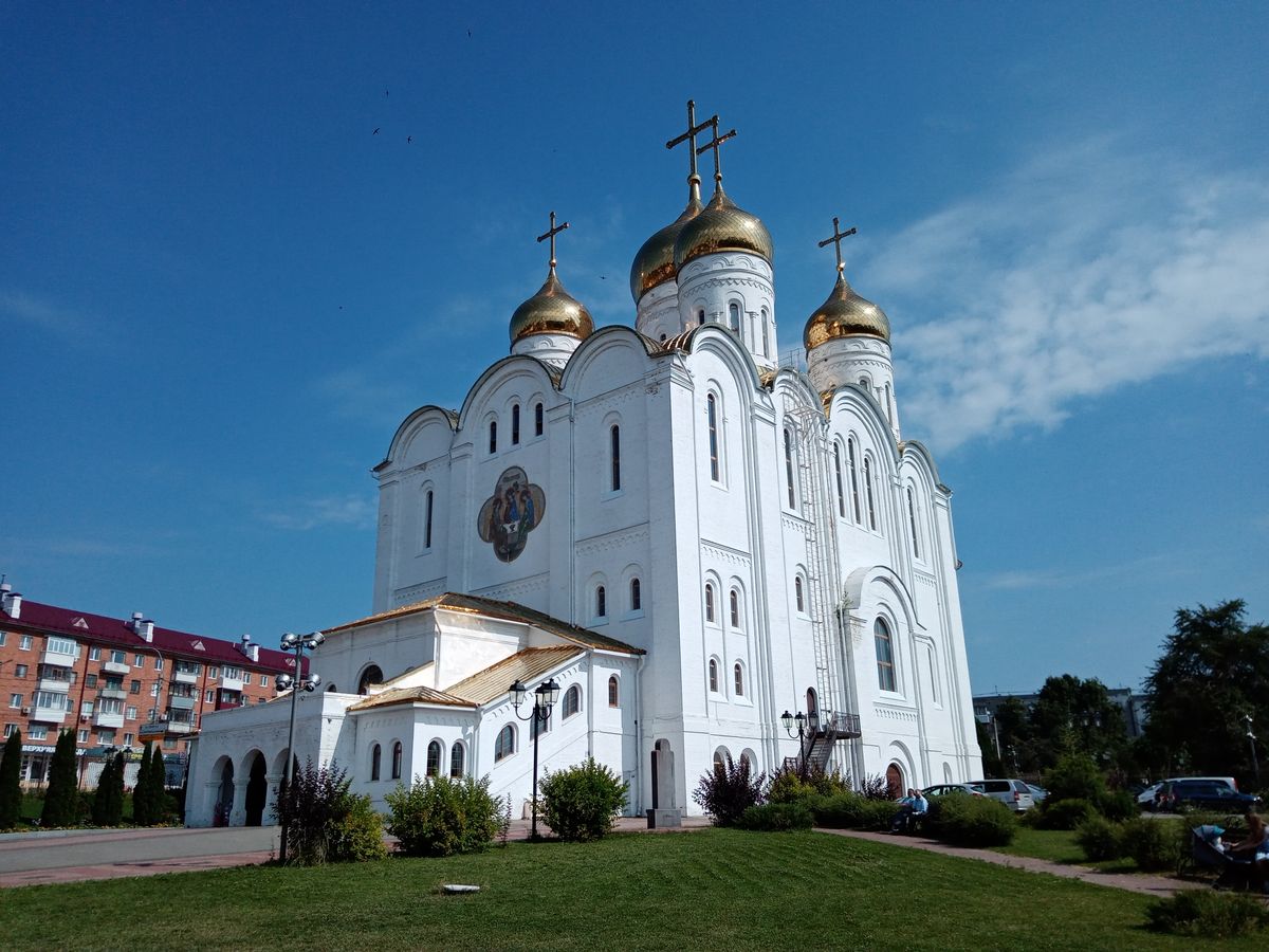 Вид с юго-запада, фасады. Кафедральный собор Троицы Живоначальной, Брянск (Брянск, город, Брянская область)