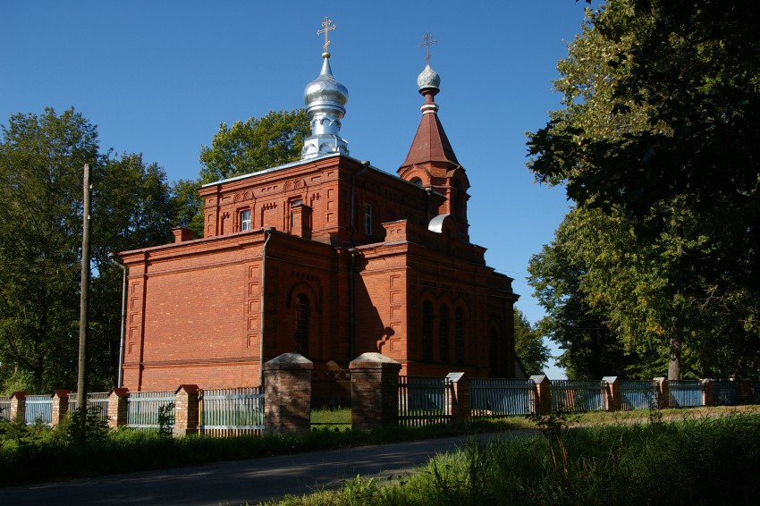 Липинишки. Церковь Успения Пресвятой Богородицы. фасады