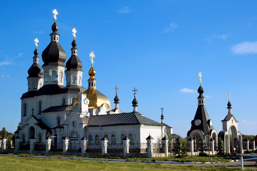 Церковь Николая Чудотворца, Чернещина (Изюмский район, Украина, Харьковская область). общий вид в ландшафте, Архитектурный комплекс