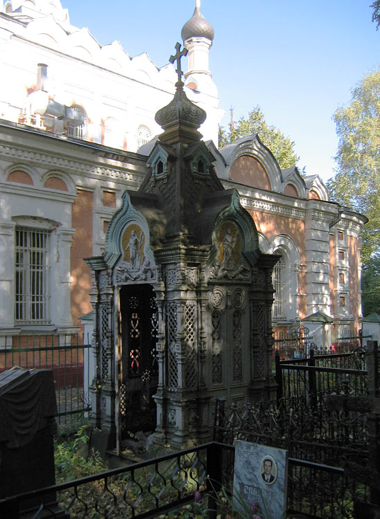 Часовня-усыпальница А.И. Глазунова, Солнечногорск (Солнечногорский городской округ, Московская область). фасады