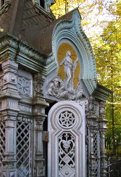 Часовня-усыпальница А.И. Глазунова, Солнечногорск (Солнечногорский городской округ, Московская область). архитектурные детали