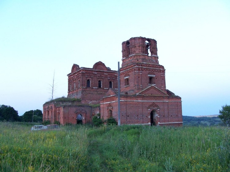 Сквирня (Сурки). Церковь Михаила Архангела. фасады, Вид с северо-западной стороны вечером.