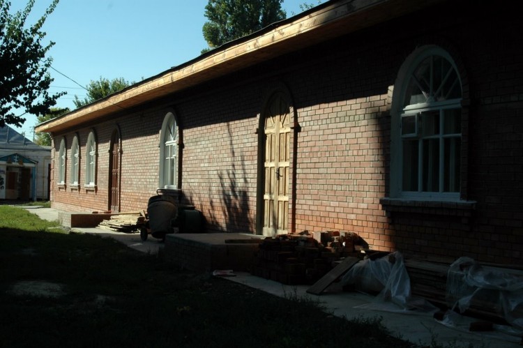 Барвенково. Церковь Успения Пресвятой Богородицы. фасады, Воскресная школа