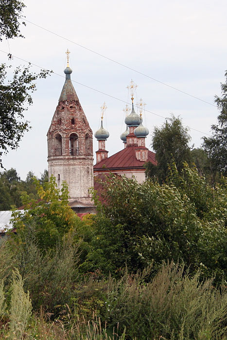 Церковь Благовещения Пресвятой Богородицы, Устюжна (Устюженский район, Вологодская область). фасады, Вид с дороги Устюжна - Боровичи