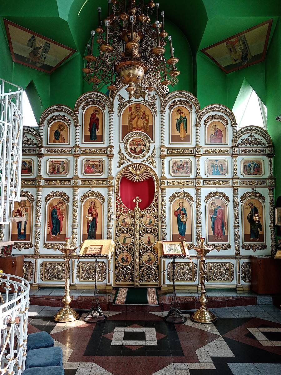 Церковь Андрея Первозванного при Штабе Тихоокеанского флота, Владивосток (Владивосток, город, Приморский край). интерьер и убранство, Иконостас храма