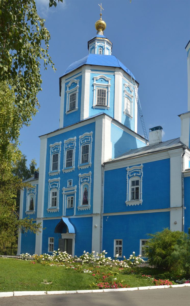 Собор Покрова Пресвятой Богородицы, Тамбов (Тамбов, город, Тамбовская область). архитектурные детали, Вид на трапезную с алтарем
