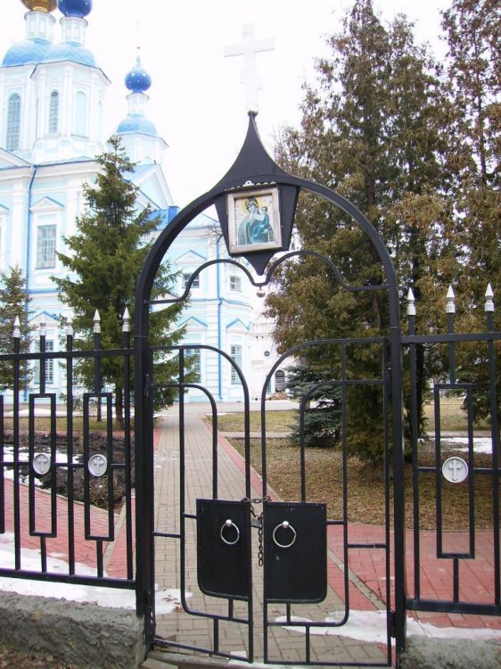 Тамбов. Казанский мужской монастырь. дополнительная информация, Южный  вход  на  территорию