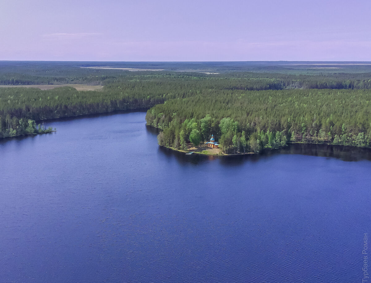 Церковь Пантелеимона Целителя, Старая Слобода (Лодейнопольский район, Ленинградская область). общий вид в ландшафте