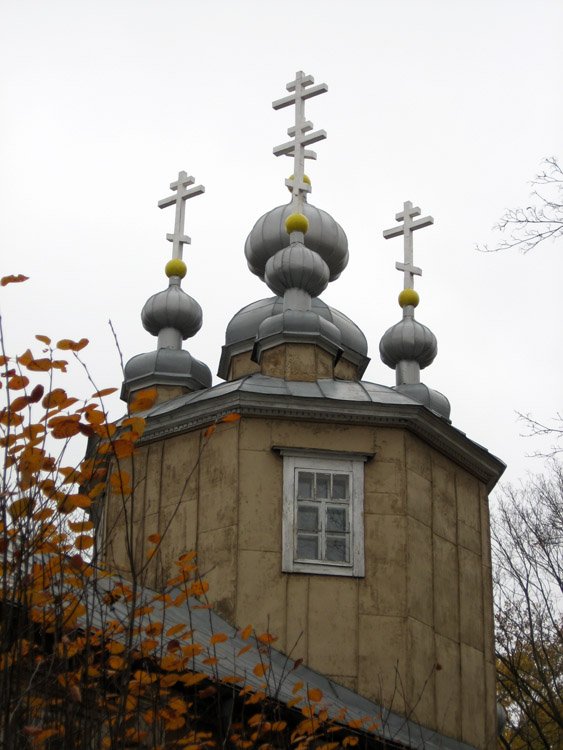 Рига. Церковь Казанской иконы Божией Матери на Ивановском кладбище. архитектурные детали, Восьмерик основного объема