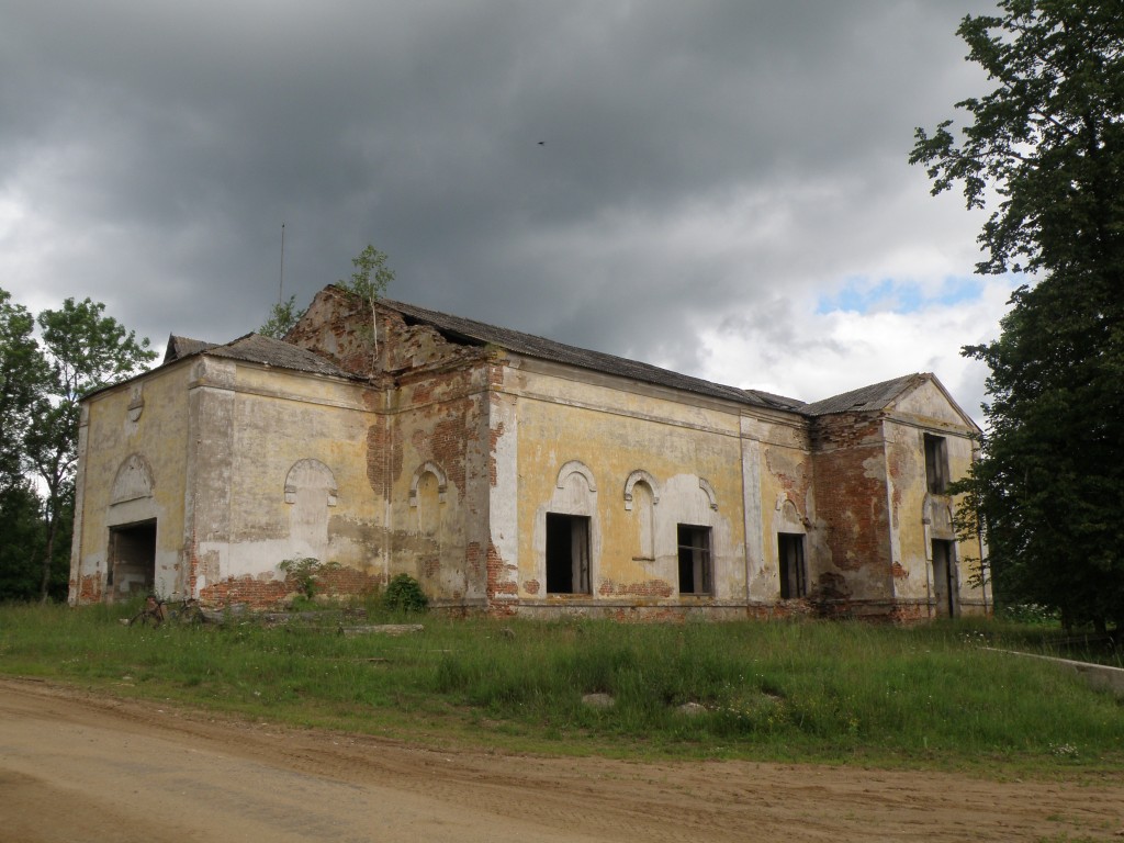 Заянье. Церковь Николая Чудотворца (каменная). фасады