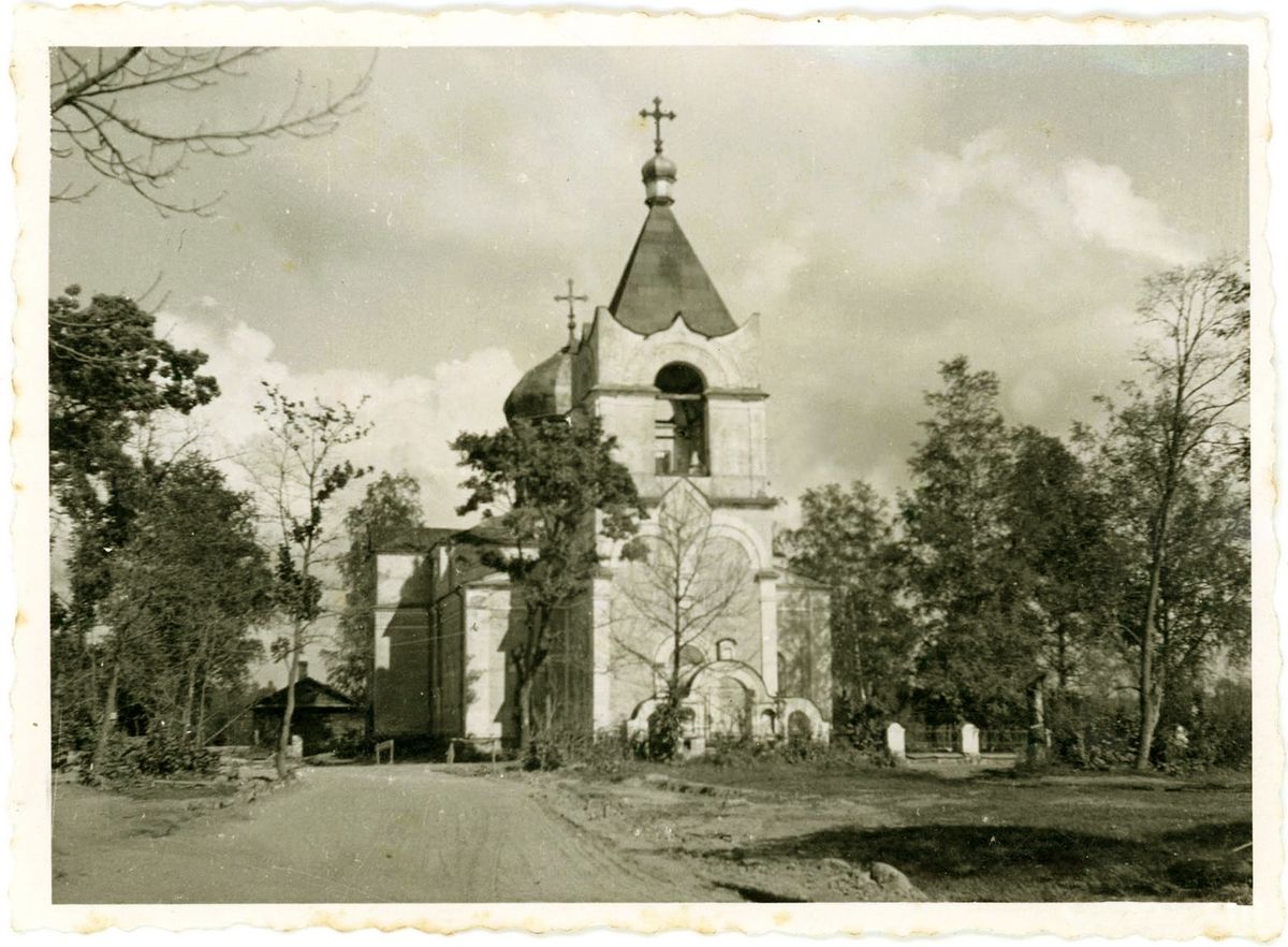 Фото 1941 г. с аукциона e-bay.de , архивная фотография. Церковь Николая Чудотворца (каменная), Заянье (Плюсский район, Псковская область)
