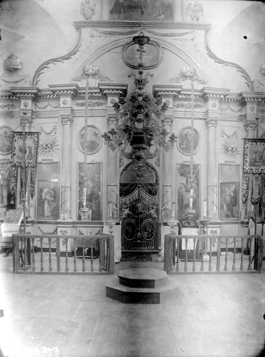 Церковь Троицы Живоначальной, Груздово (Куньинский район, Псковская область). архивная фотография, Интерьер. Общий вид иконостаса. Фото первой трети XX в. из коллекции ГНИМА. (ГК №18059502)