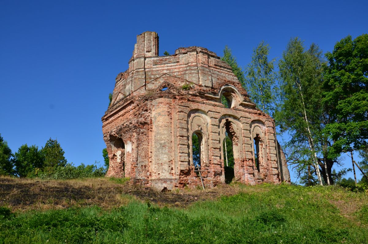 Церковь Троицы Живоначальной, Груздово (Куньинский район, Псковская область). фасады