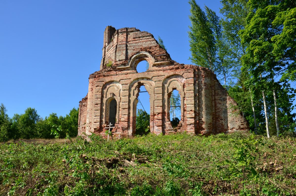 Церковь Троицы Живоначальной, Груздово (Куньинский район, Псковская область). фасады