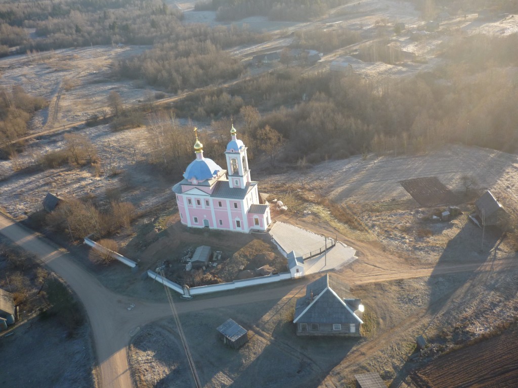 Церковь Воздвижения Креста Господня, Лукино (Куньинский район, Псковская область). общий вид в ландшафте, Лукино ц. Воздвижения Креста Господня
