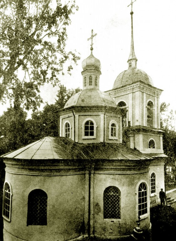 Остров. Церковь Жён-мироносиц. архивная фотография, 1890—1900 год с сайта https://pastvu.com/p/172977