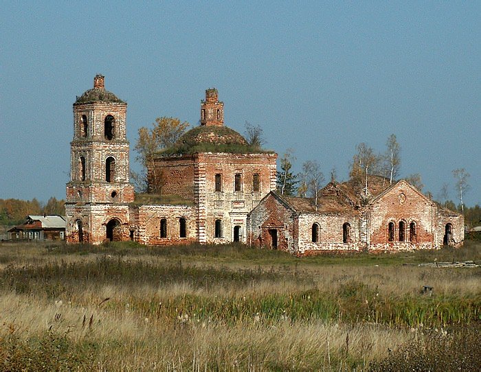 Храмовый комплекс. Церкви Преображения Господня и Введения во храм Пресвятой Богородицы, Поддыбье (Тейковский район, Ивановская область). общий вид в ландшафте