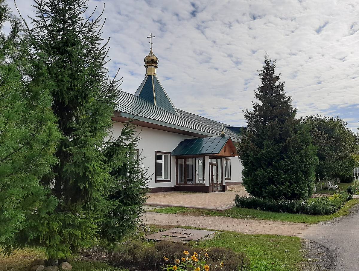 фасады. Иоанно-Предтеченская Бело-Бережская мужская пустынь. Церковь Рождества Иоанна Предтечи, Бело-Бережский Санаторий (Брянский район и г. Сельцо, Брянская область)