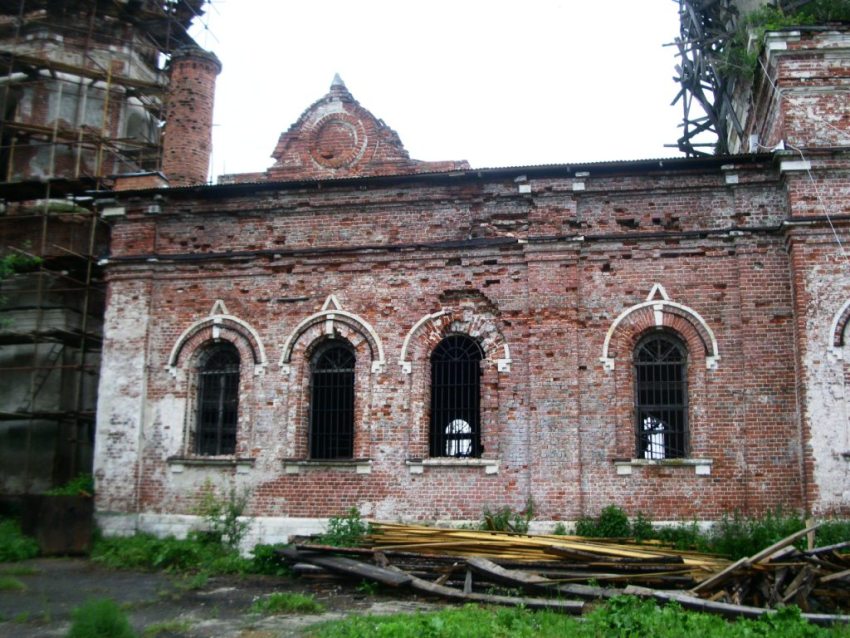 Церковь Покрова Пресвятой Богородицы, Покров (Жуковский район, Калужская область). архитектурные детали, трапезная, вид с юга